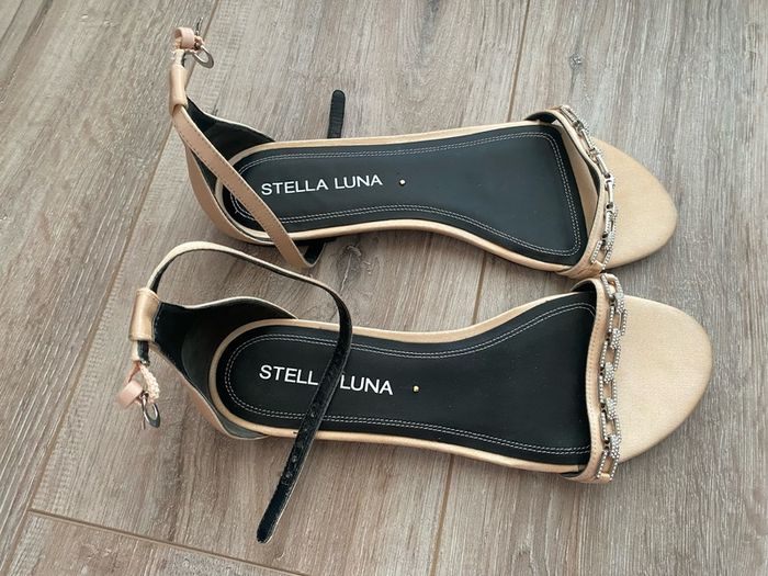 Stella Luna Crystal Embellished Flat Sandals - Champagne Gold - EU 39