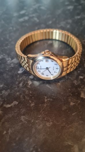 Ladies, gold citizens watch like new
