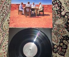 Muse: black holes and revelations LP
