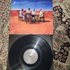 Muse: black holes and revelations LP
