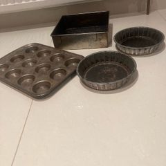 Vintage 70's Baking Tins