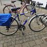 Hybrid bike with many accessories. Image 4