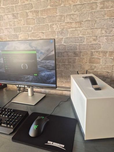 Tiny ITX gaming pc setup - RTX 3070, Intel i7, 16GB DDR4, 512GB m.2 SSD