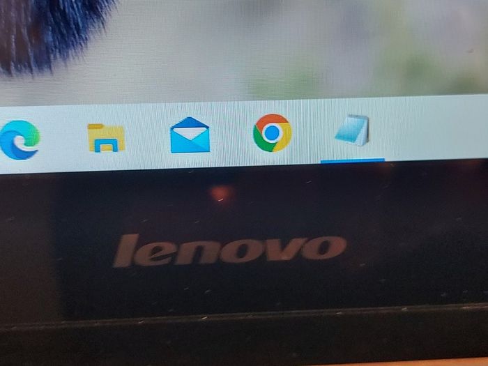 Lenovo 15.6 inch Laptop, Intel Core i3-4010U CPU, 1.7GHz, 4GB Ram, 250GB HDD, Windows 10, Microsoft Edge, Chrome and VLC