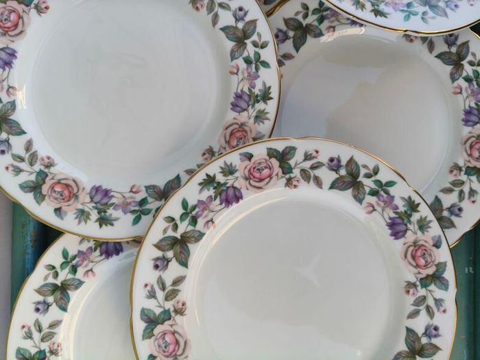 8 x Vintage Royal Grafton plates