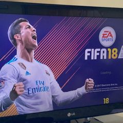 MUST GO PS4 Games Bundle - Fifa 18 & 19 (disks only)