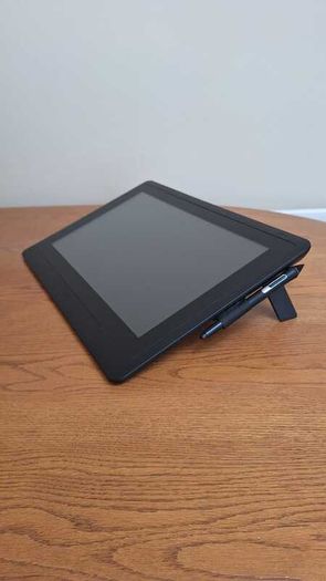 Wacom Cintiq 16 graphics tablet, black