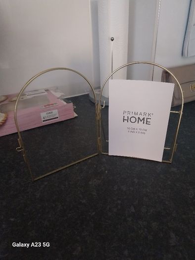 2 new gold frames