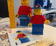 Lego Up-Scaled Minifigure 40649
