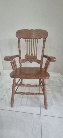 Dining Table and 8 chairs