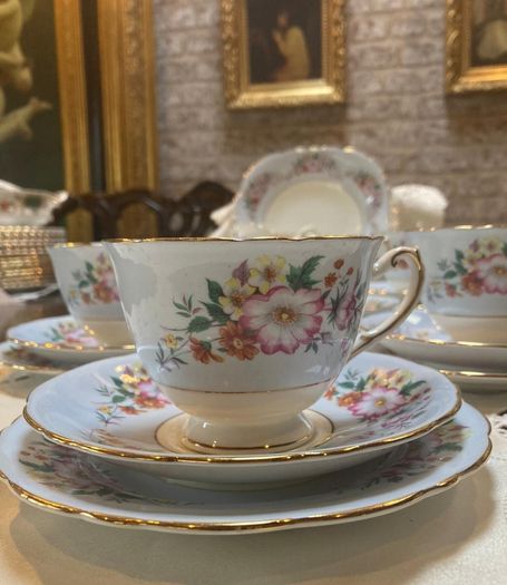 Royal Couldon tea set