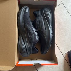 NIKE  black runners as new 6.5uk