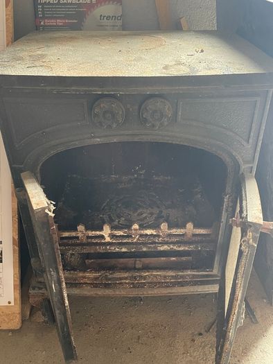 Solid fuel Cast iron stove