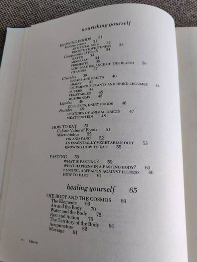 LIFE ARTS A Practical Guide to Total Being New Medicine and Ancient Wisdom by Evelyn de Smedt 1977 hardback in very good condition with some wear to the cover see all photos A4 size book 190 pages and illustrations FREE STANDARD POSTAGE INCLUDED