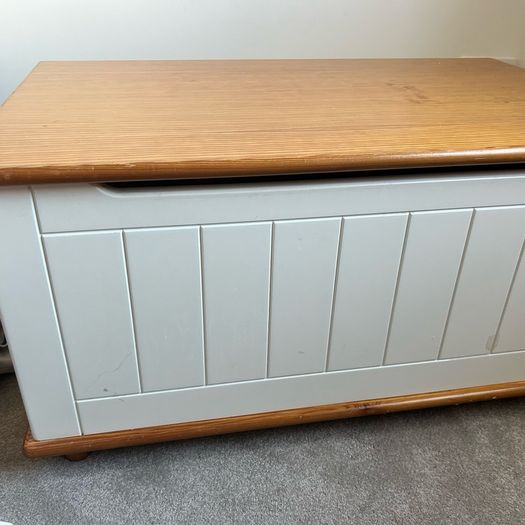 Blanket box
