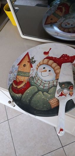Beautiful Christmas Ceramic Cake Plate & Cake Slice