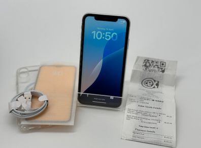 iPhone XR  64GB Unlocked, Warranty, 100% Battery