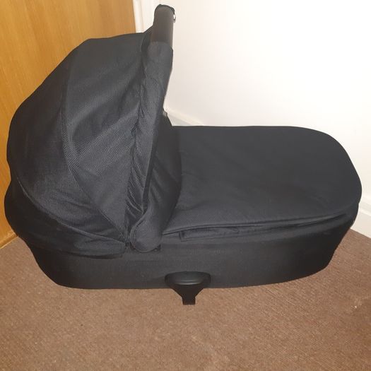 carrycot mamas&papas
