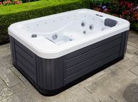 main image for ad Brand New 3 Person Hot Tub