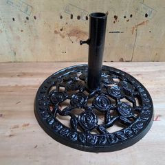 Cast iron parasol base