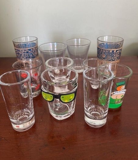 Selection of shot & mini glasses. Total 11 items. All in super condition.