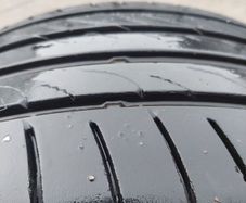 Run flat tyre 245/40ZRF19