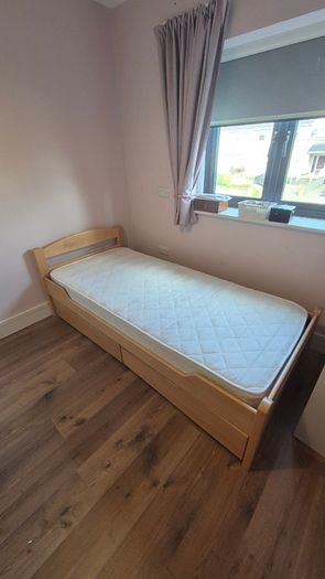 Single wooden bed frame with storage drawers ( mattress free if needed)