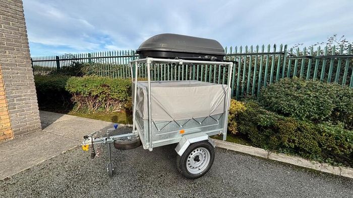 Erde - Galvanised trailer with roof box and frame - excellent condition