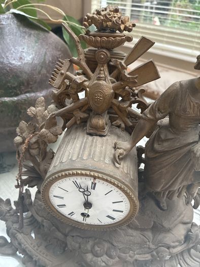 Antique French mantle clock