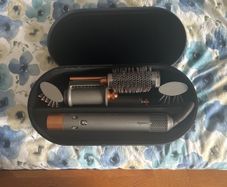 Dyson Airwrap multi styler complete.
