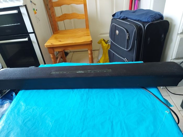 PANASONIC SOUNDBAR Home Theatre Audio System, Model SC-HTB8, with Remote control, Bluetooth and in excellent condition