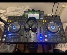 Pioneer DJ XDJ-RX2 All-in-One DJ System rekordbox & HDJ Headphones