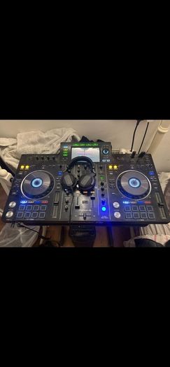 Pioneer DJ XDJ-RX2 All-in-One DJ System rekordbox & HDJ Headphones