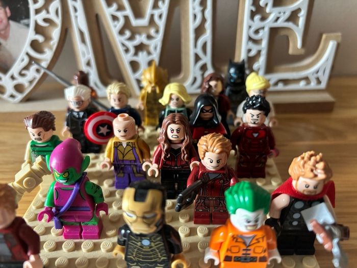 Marvel & DC Minifigures