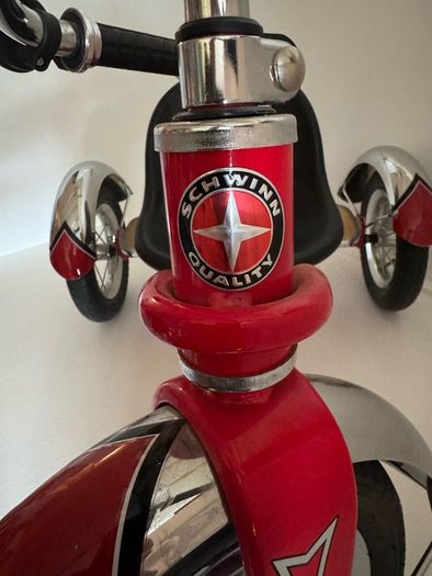 Schwinn Roadster Classic Kids Tricycle Red Excellent Condition