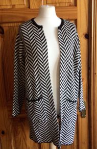 Yida Black And White Edge to edge cardigan 2XL Made In Italy includes post