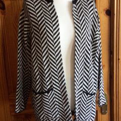 Yida Black And White Edge to edge cardigan 2XL Made In Italy includes post