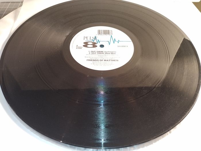 Friends Of Matthew - Out There! - Pulse-8 Records - ORIGINAL Official PRESSING! QUALITY Easrly 90s BREAKS! Condition EXCELLENT!