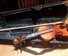 Valencia 1/2 size student violin