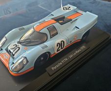 1/18 Porsche 917K (WITH Display Case)