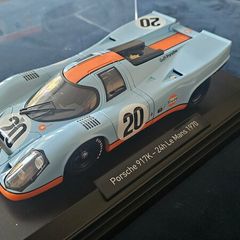 1/18 Porsche 917K (WITH Display Case)