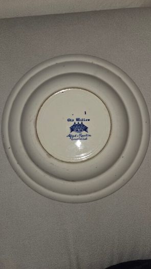 China Plates - Old Willow Alfred Meakin England