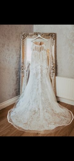 Essence of Australia Wedding Dress, Veil & Overskirt
