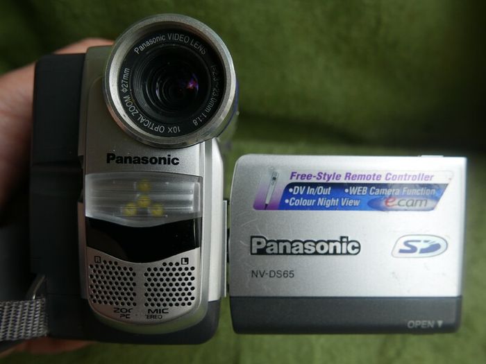 Panasonic NV-DS65 Digital Camcorder , (charger, tape and bag) works well