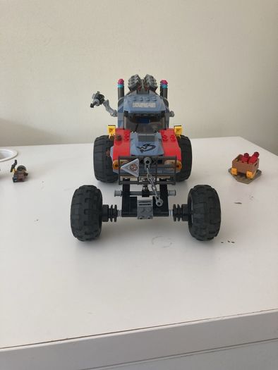 lego 70827 Lego movie two Emmet and Lucy's escape buggy