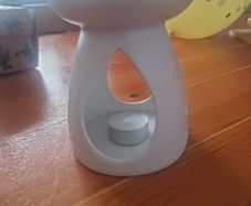 White ceramic oil burner and wax
