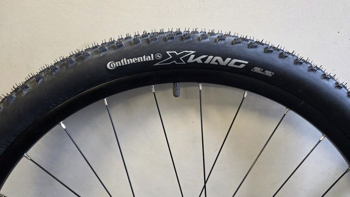 29 MTB Wheels  Thru Axle Continental Tyres Brand New