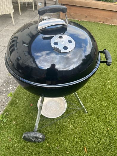 Weber Original Kettle Charcoal BBQ
