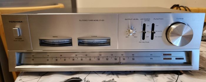 Set From 1977 Amplifier TOSHIBA SB-420 + Tuner Toshiba ST 420, exelent condition, working good.