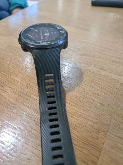 Garmin Forerunner 45 Excellent Condition (With Charger)
